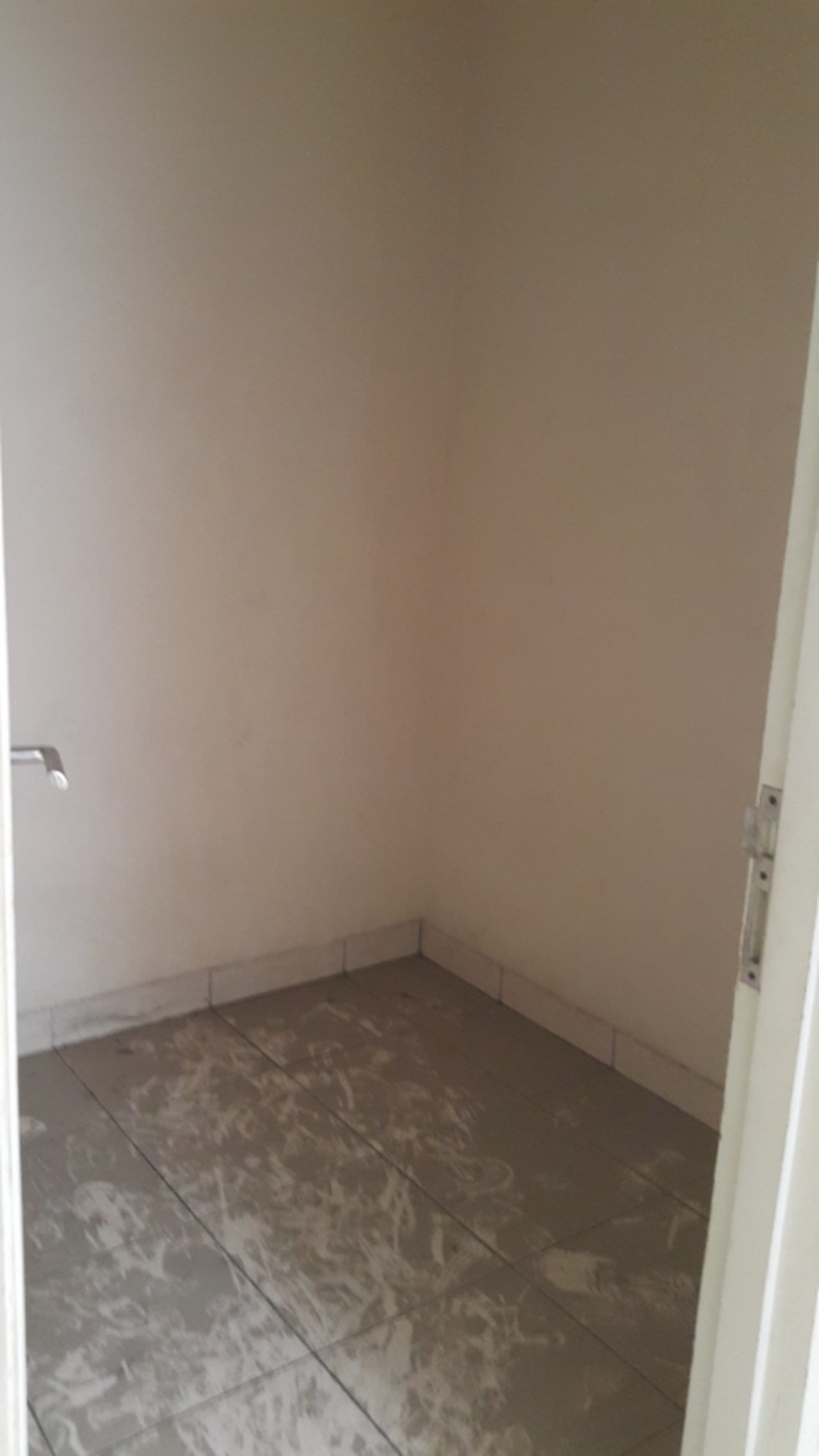 Dijual Townhouse City Resort lantai 2 - Cengkareng, Jakarta Barat