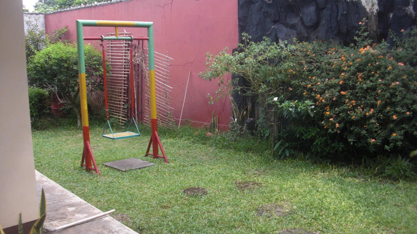 rumah bagus,di deplu,lingkungan aman,lokasi oke,harga murah