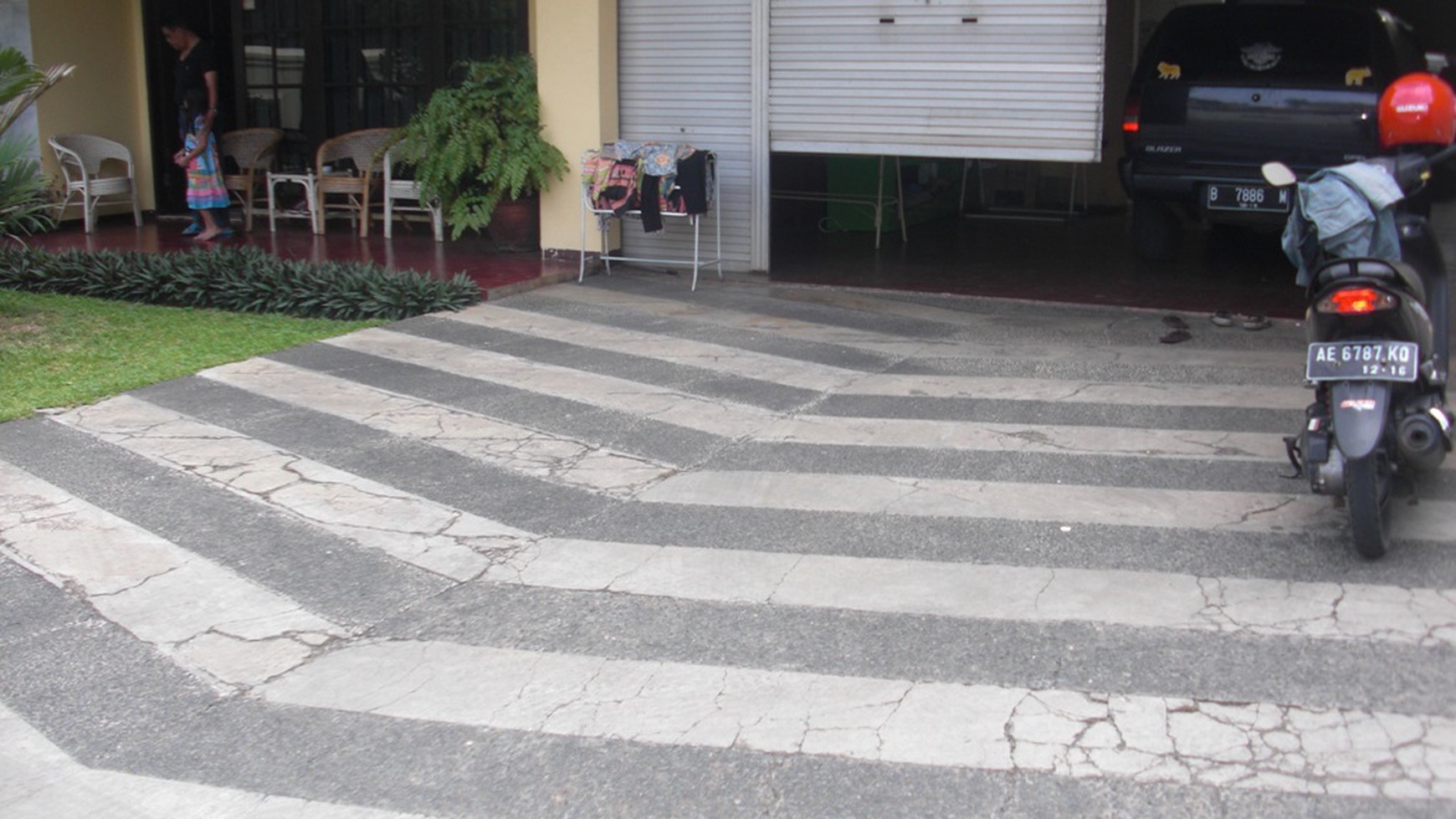 rumah bagus,di deplu,lingkungan aman,lokasi oke,harga murah