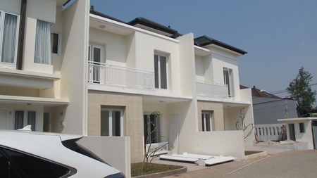 Design Minimalis Modern & Lokasi Strategis@Residence 8