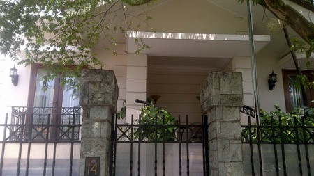 Rumah di  Jalan Hanglekir, Kebayoran Baru