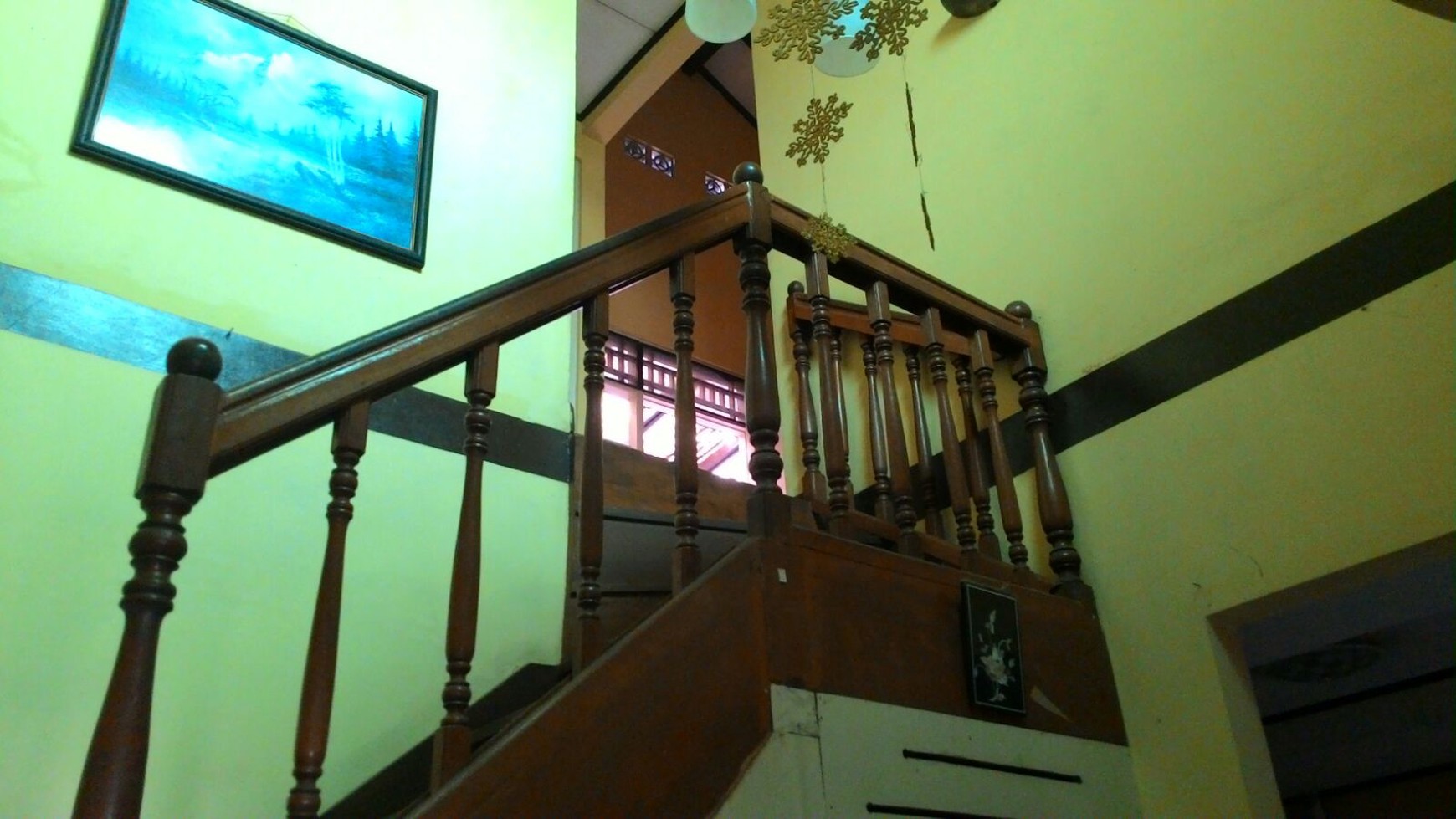 Rumah siap huni,strategis di Sektor 2.