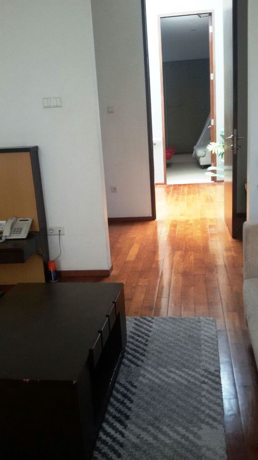 Rumah Mewah, strategis,siap huni,halaman luas di Pondok Indah