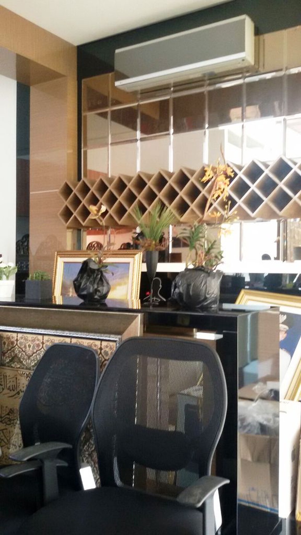 Rumah Mewah, strategis,siap huni,halaman luas di Pondok Indah