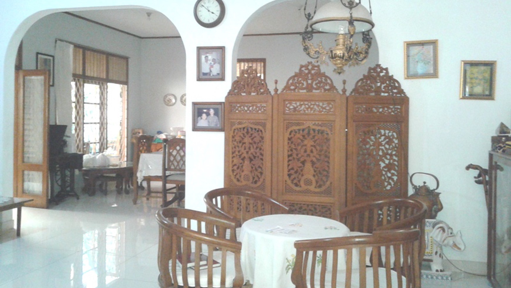 Rumah Antiq luas 380m, cocok utk Kel Besar, harga terjangkau.