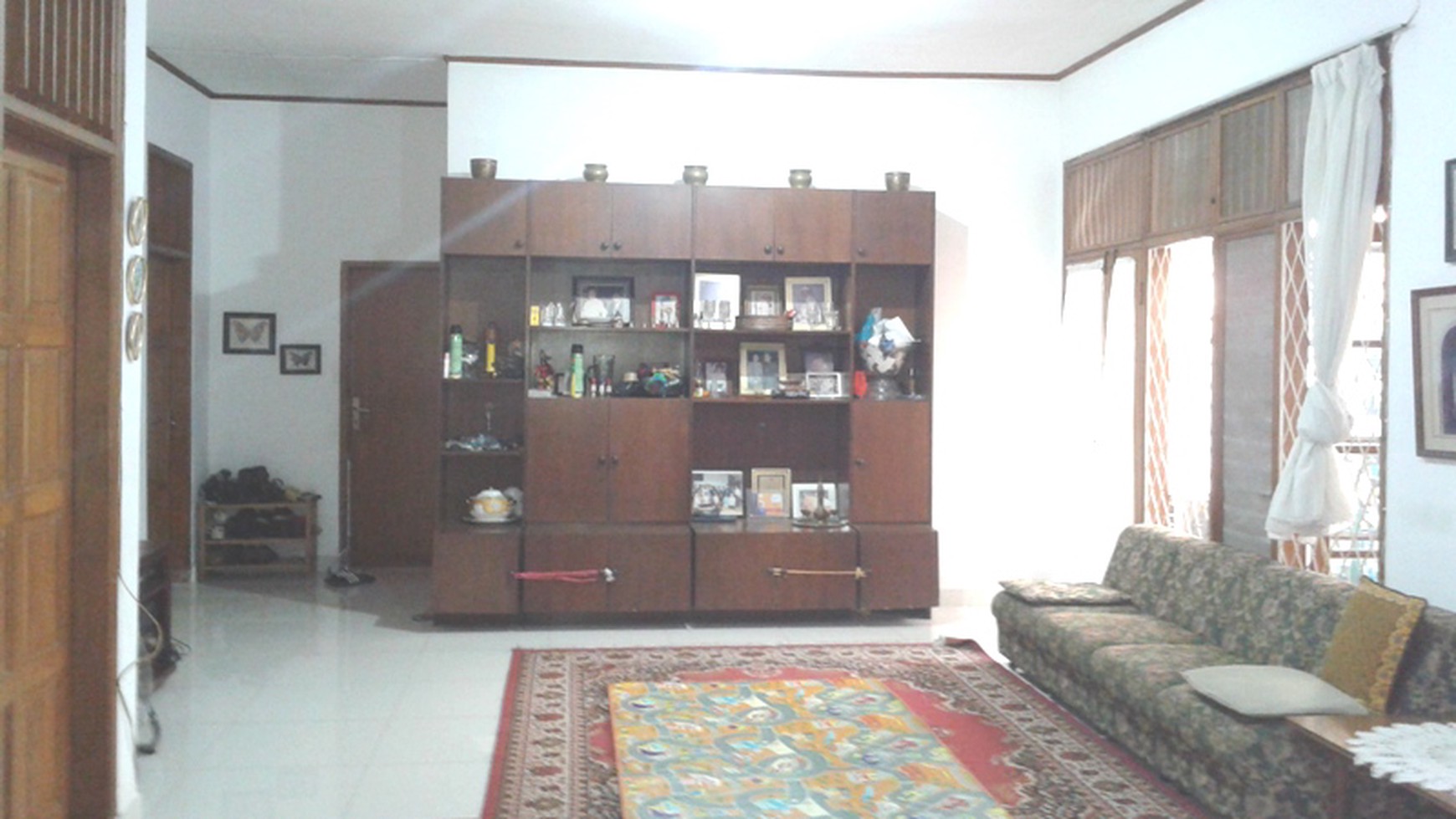 Rumah Antiq luas 380m, cocok utk Kel Besar, harga terjangkau.