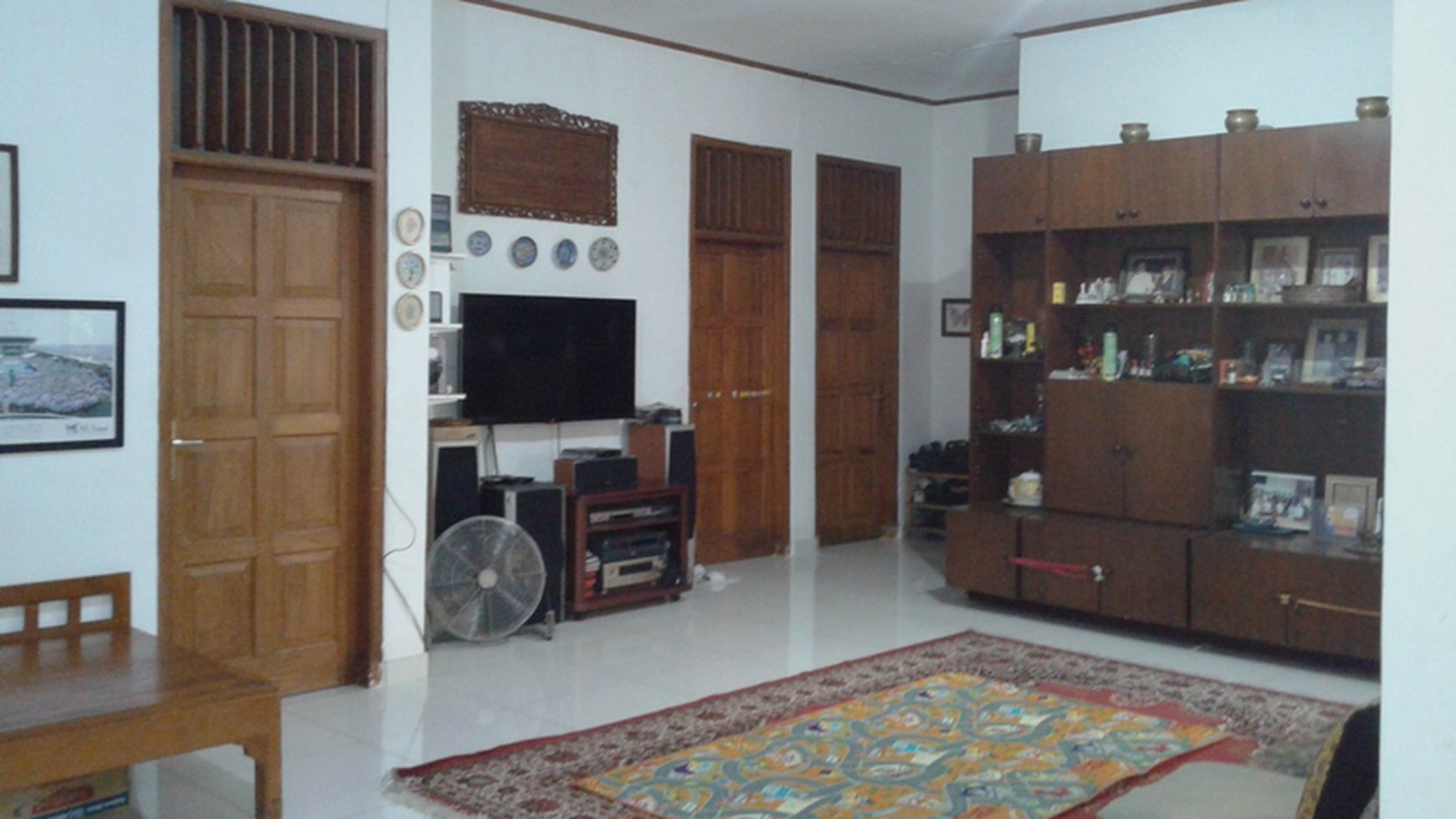 Rumah Antiq luas 380m, cocok utk Kel Besar, harga terjangkau.