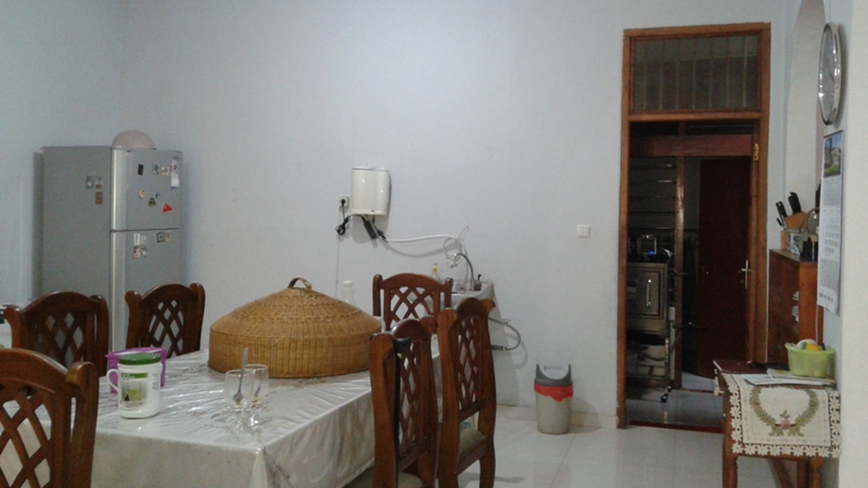 Rumah Antiq luas 380m, cocok utk Kel Besar, harga terjangkau.