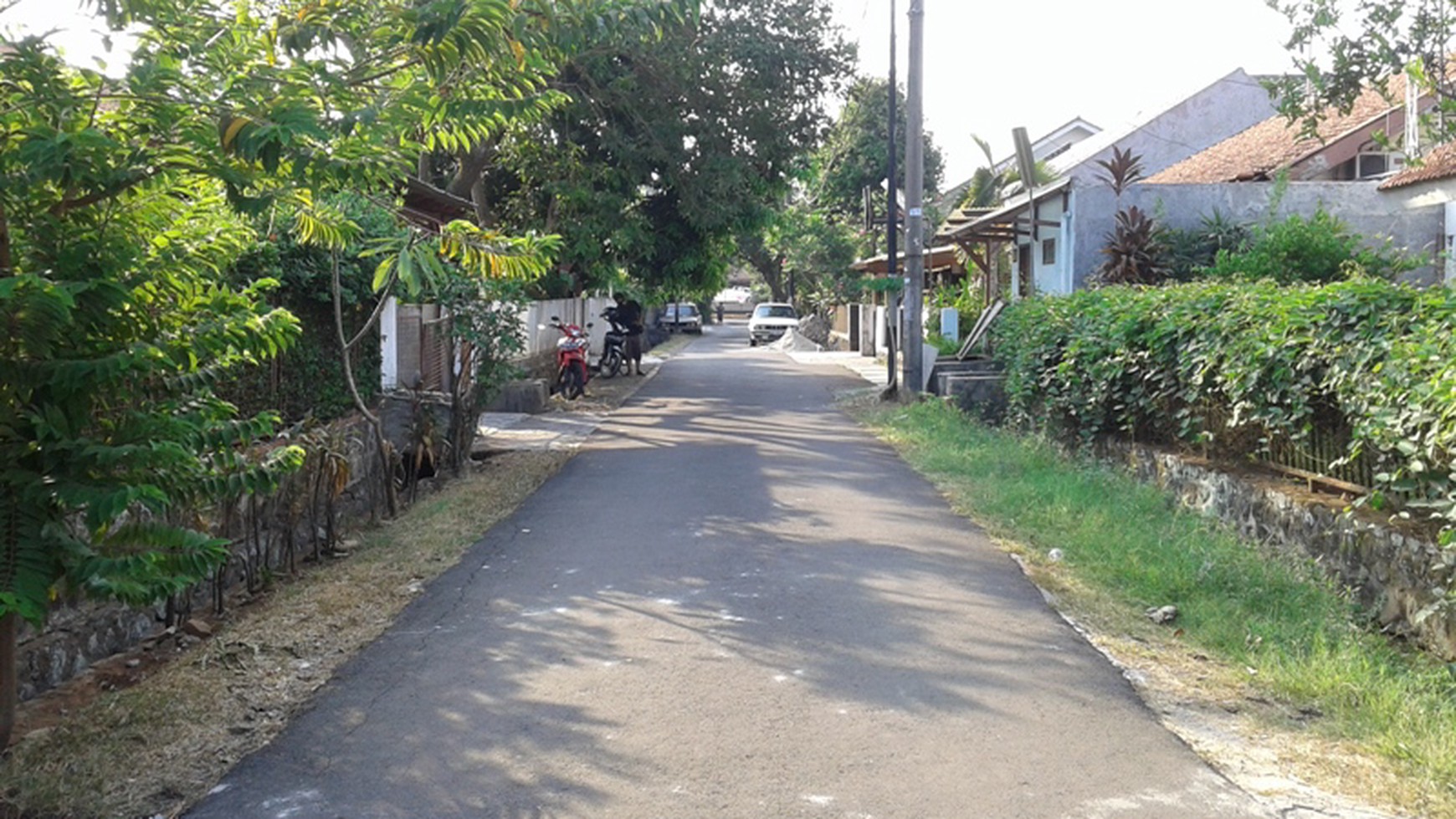 Rumah Antiq luas 380m, cocok utk Kel Besar, harga terjangkau.