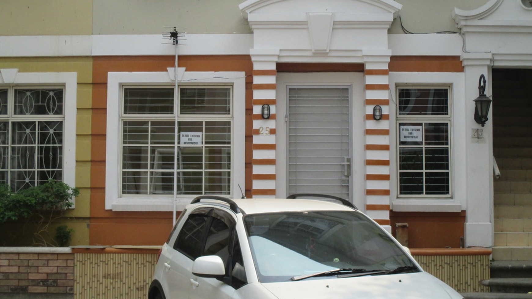 DIjual / Disewakan Townhouse lantai dasar Taman Paris - Lippo Karawaci