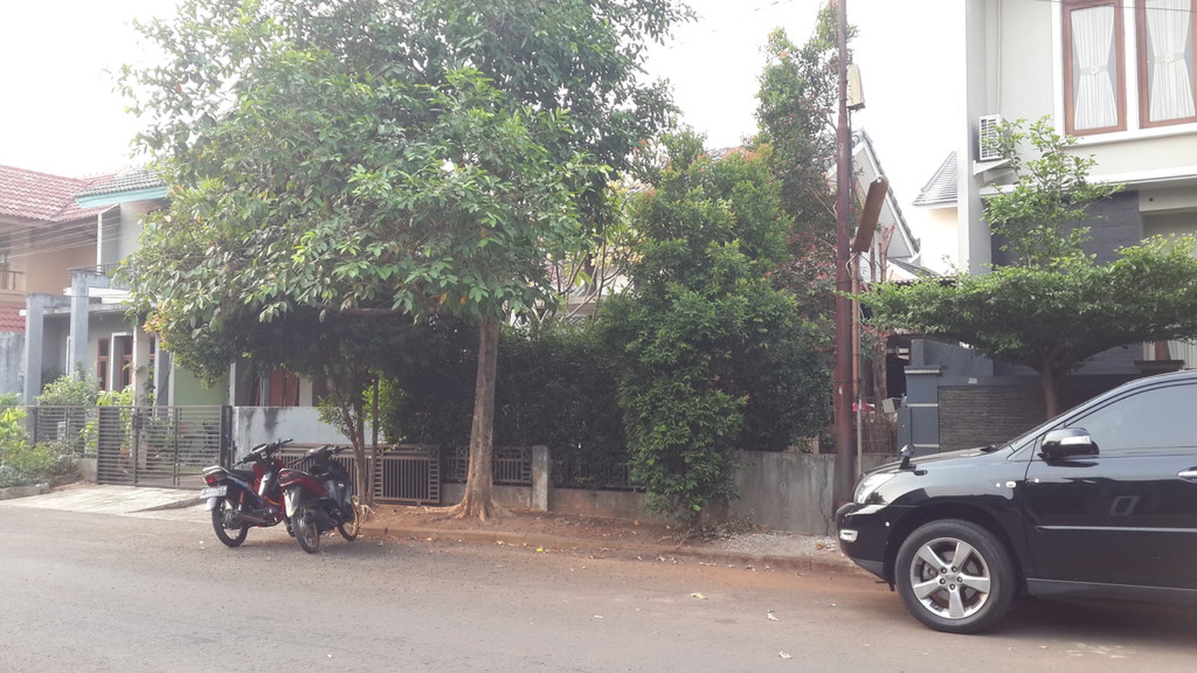 Rumah Lux, hrg  terjangkau di Graha Raya