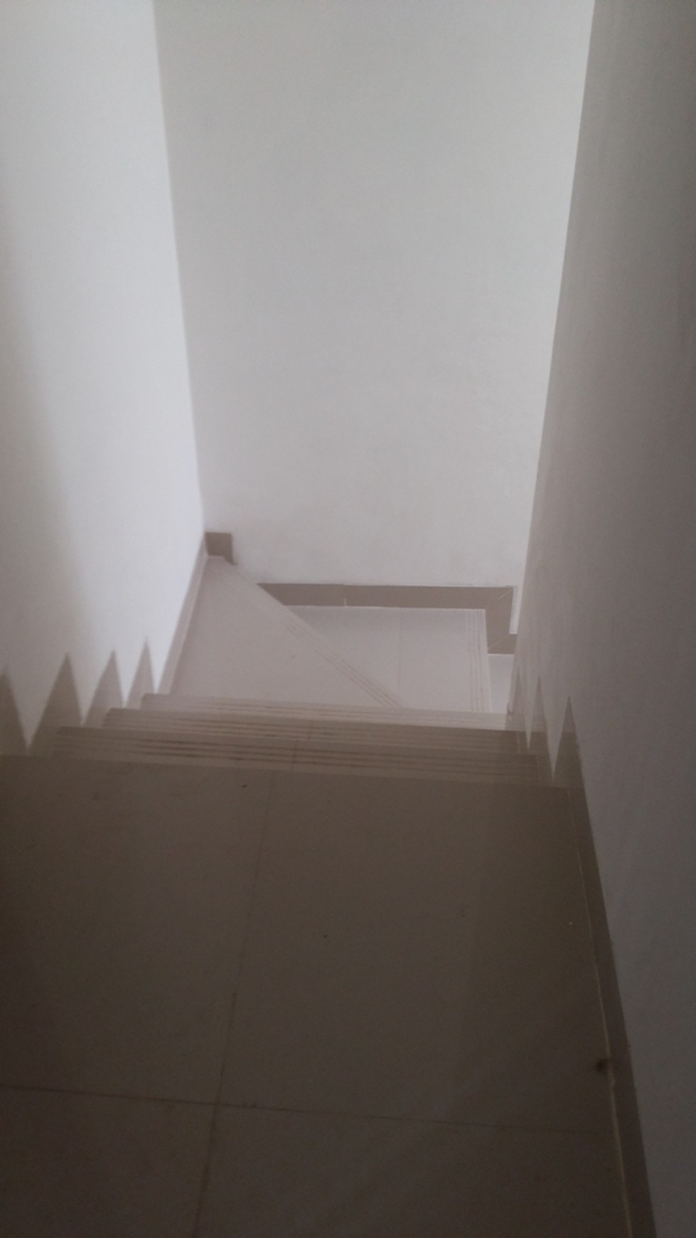 Rumah Minimalis Dalam Cluster Di Ciputat, rumah baru 2 lantai,