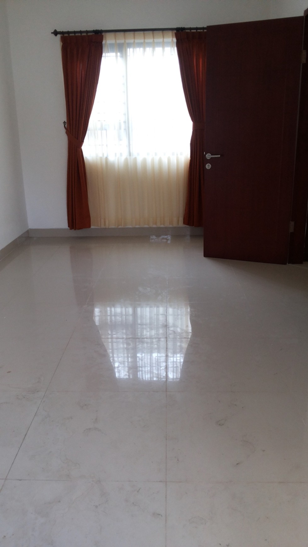 Rumah Minimalis Dalam Cluster Di Ciputat, rumah baru 2 lantai,