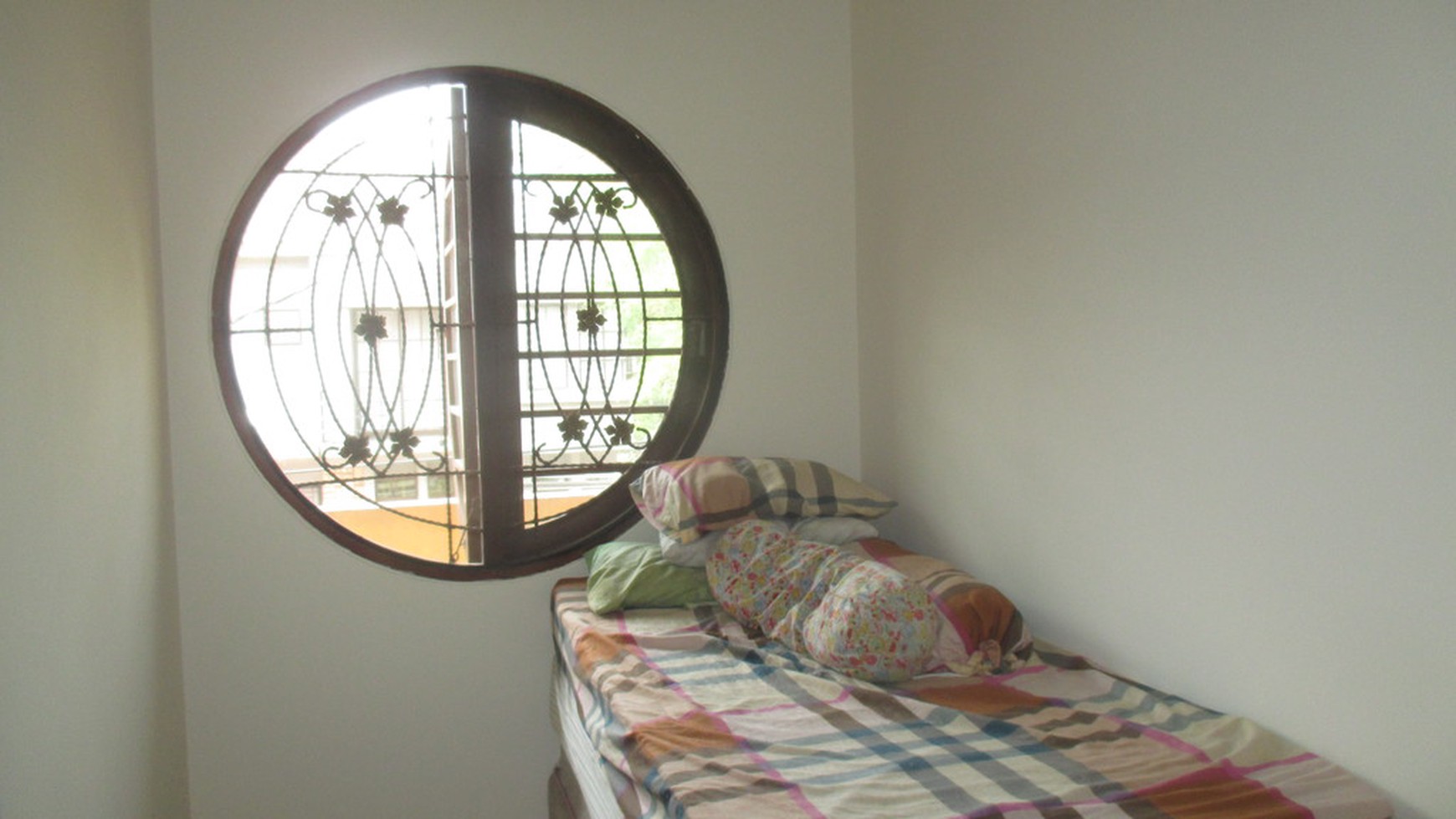 Disewakan Townhouse Taman Permata Hijau lantai 2 - Lippo Karawaci