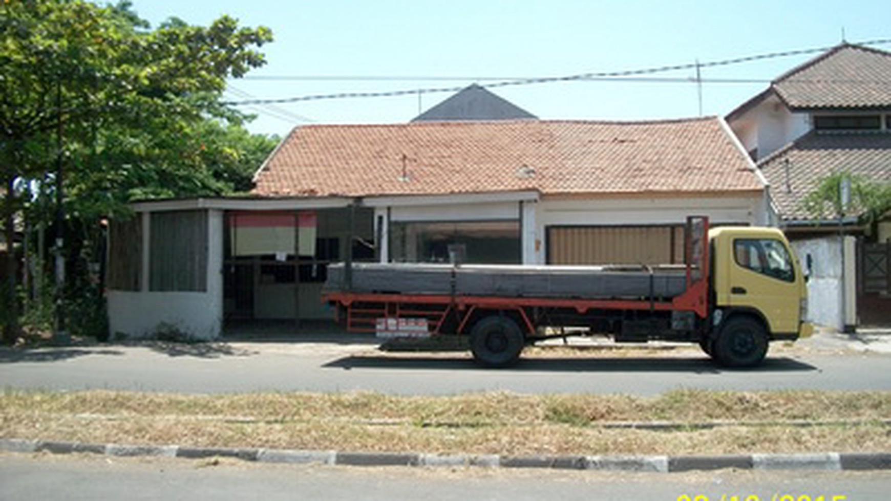 Rumah di Rungkut Asri Timur, pojok cocok buat usaha.