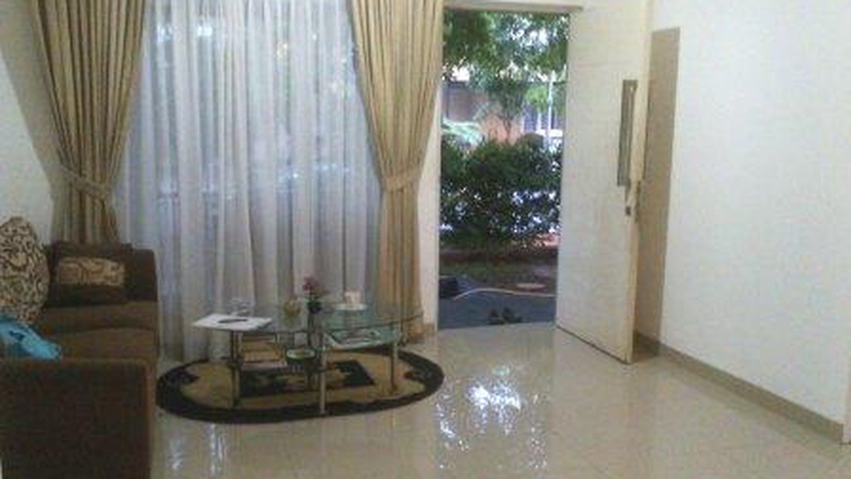 Sale Daerah Bintaro Rumah Hadap Timur dan Depan Taman #ER