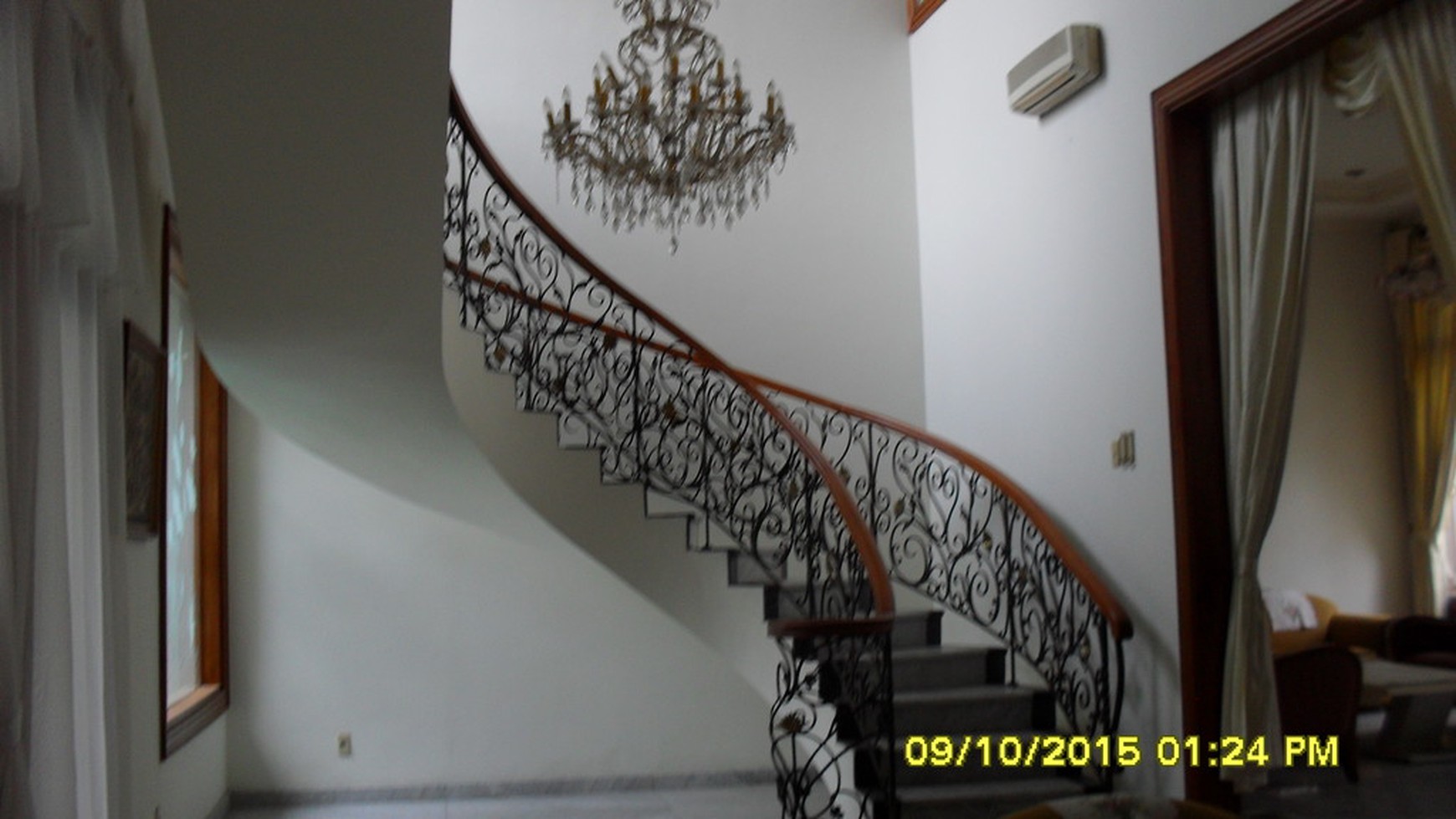 For Rent..Rumah Pondok Indah..Swimming Pool..4 Bedroom