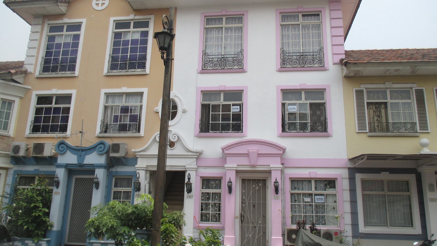 Dijual Townhouse Taman Paris Special Unit - Lippo Karawaci