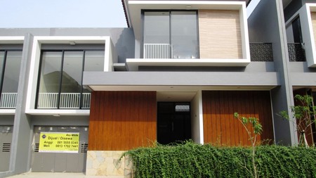 Rumah Nyaman di Kawasan Kebayoran Symphony, Bintaro Jaya