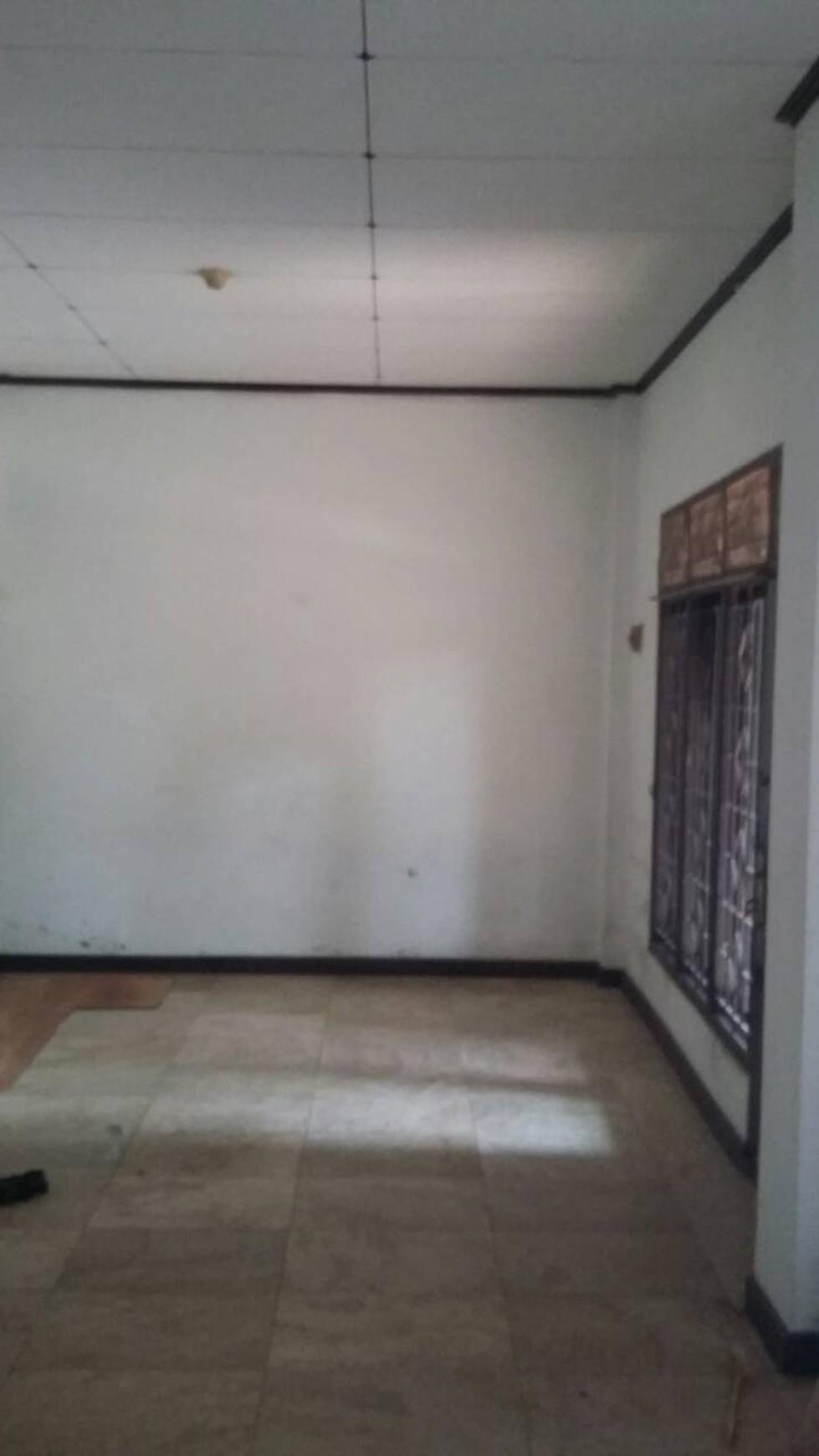 Disewakan Rumah Di Jl. Raya Harkit - Karawaci