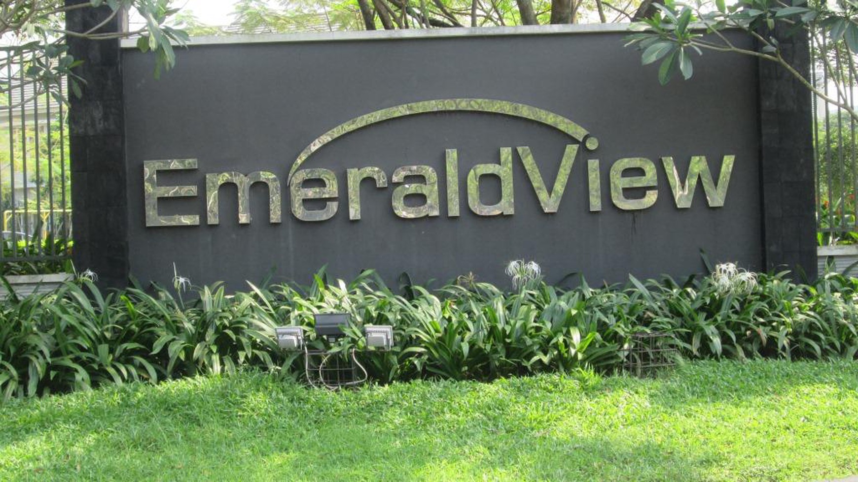 HOT SALE !!! Kavling Siap Bangun dan Strategis @Emerald View, Bintaro