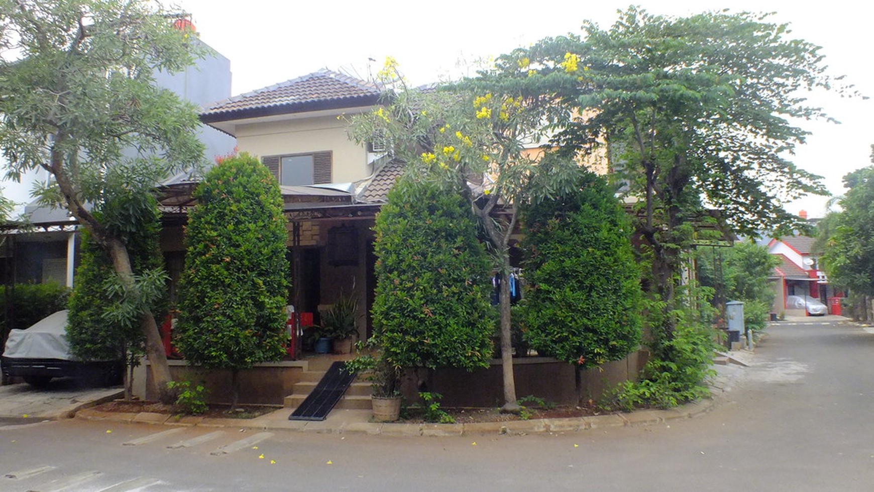Rumah Siap Huni,jalan lebar di Graha Raya