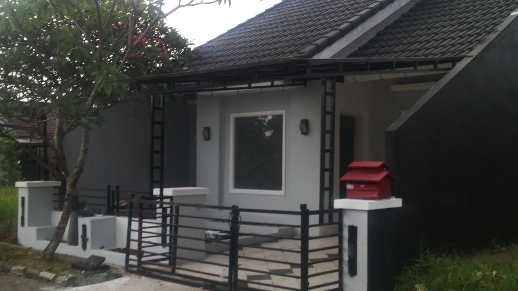 Rumah Bagus,strategis di graha Raya
