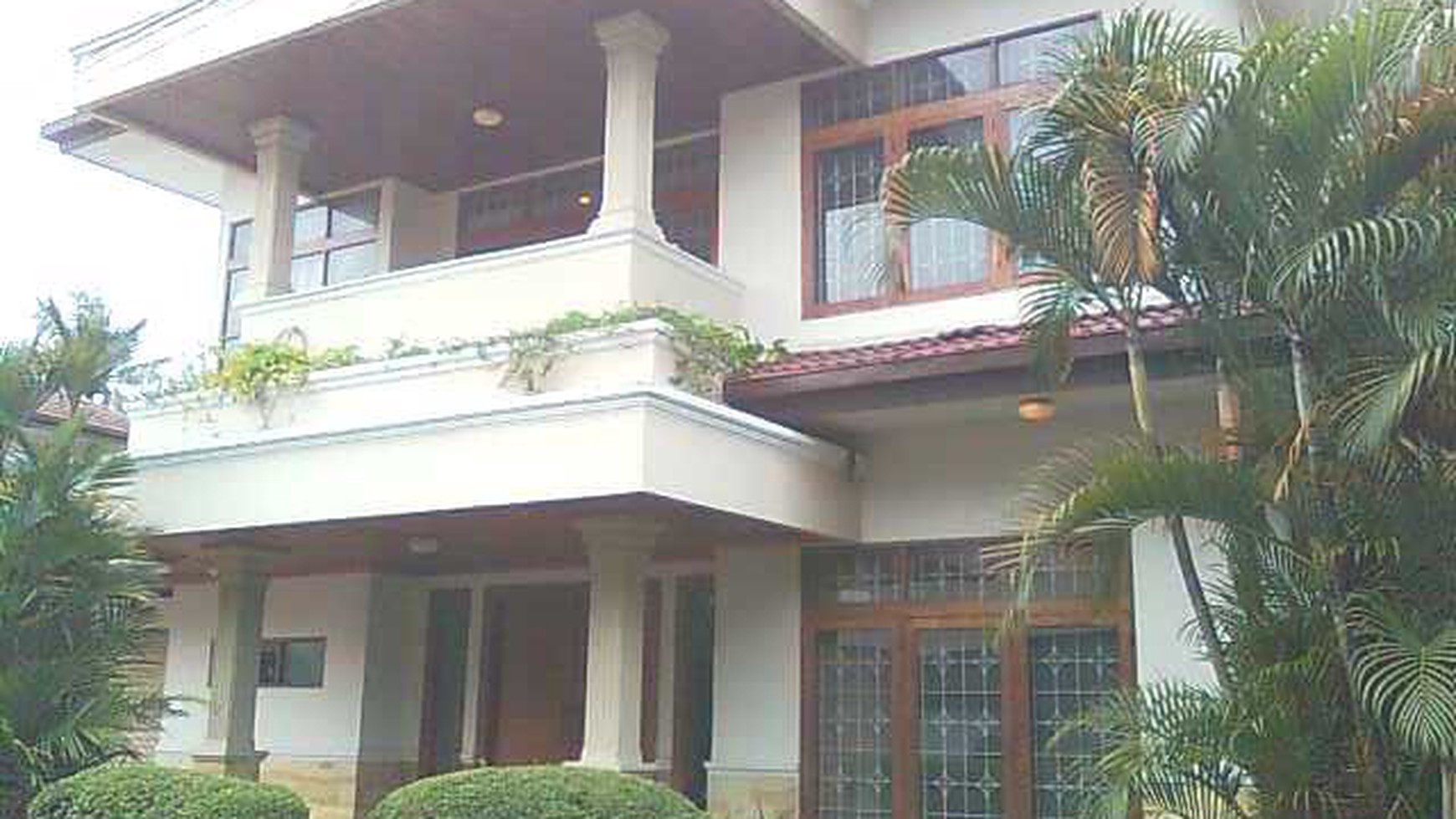 Rumah di Kemang Utara, 2 Lantai Swimming Pool