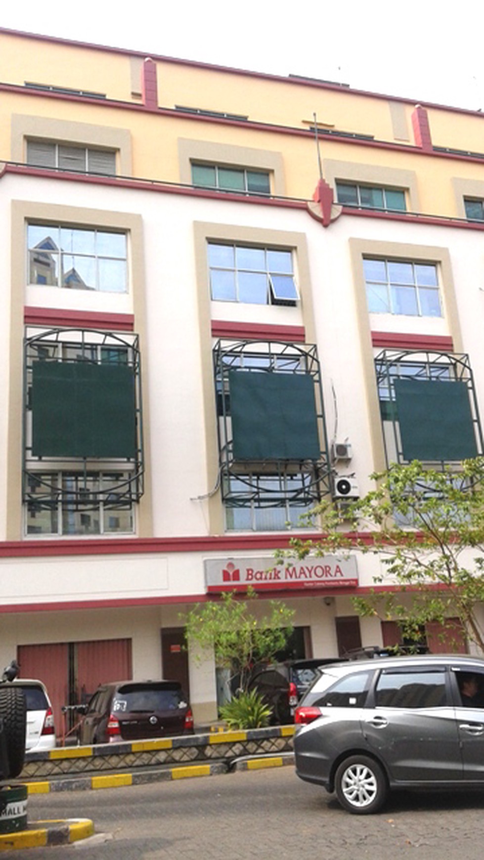 Ruko strategis di pusat kota harga 8M nego