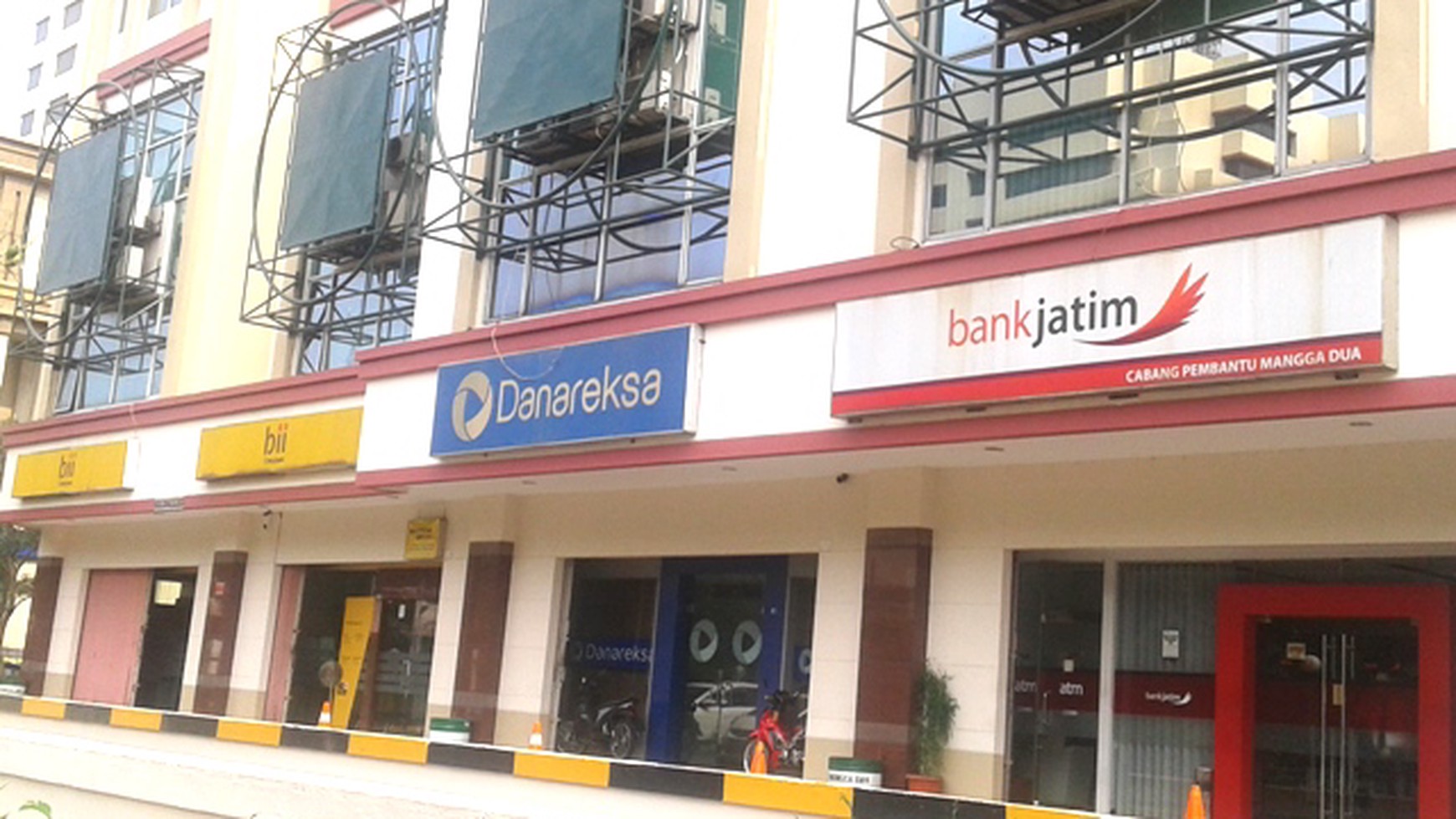 Ruko strategis di pusat kota harga 8M nego