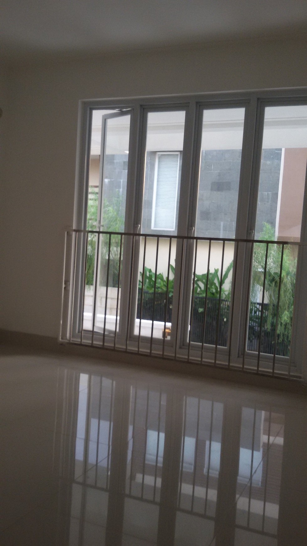 Rumah Brand New,Siap Huni, lokasi strategis,di Cilandak DKI Jakarta Selatan,10 menit ke citos