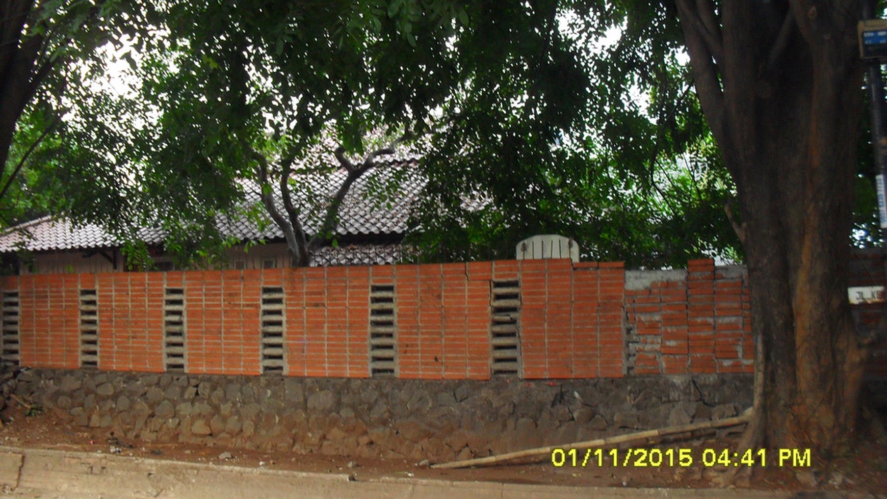 DIjual Rumah Tua Hitung Tanah..BIntaro Veteran..