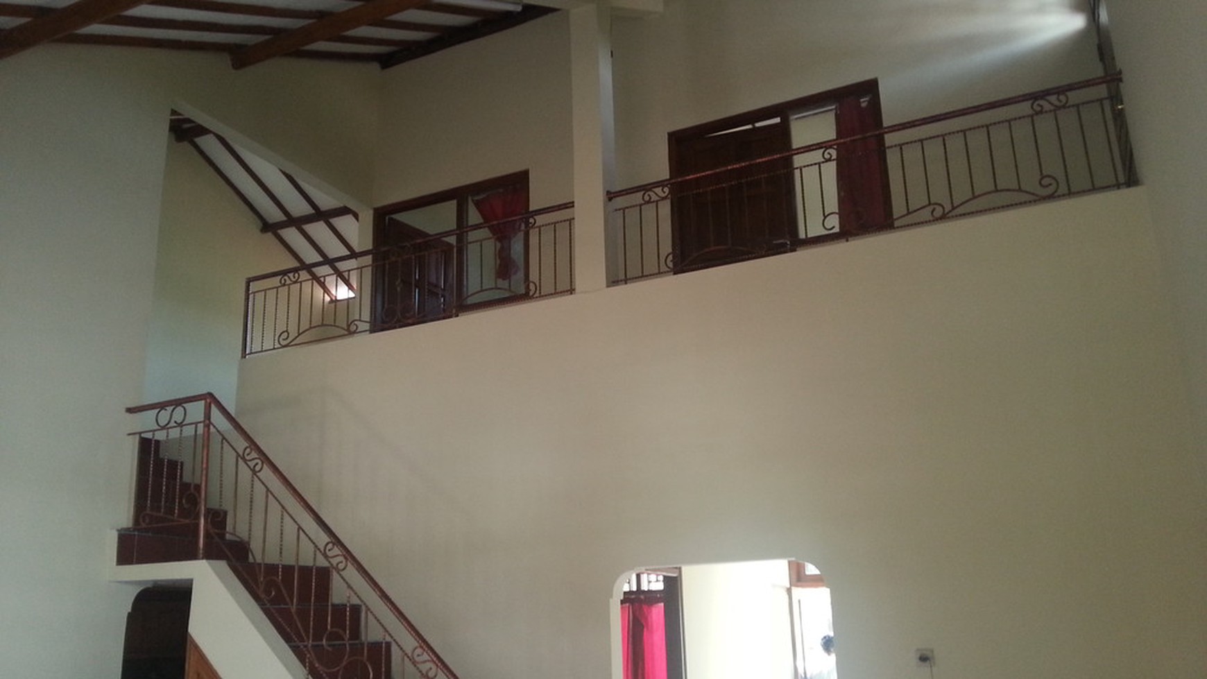 RUMAH DIJUAL DI JL. KENINCI, SAMBIREJO, KADIPIRO, BANJARSARI, SURAKARTA