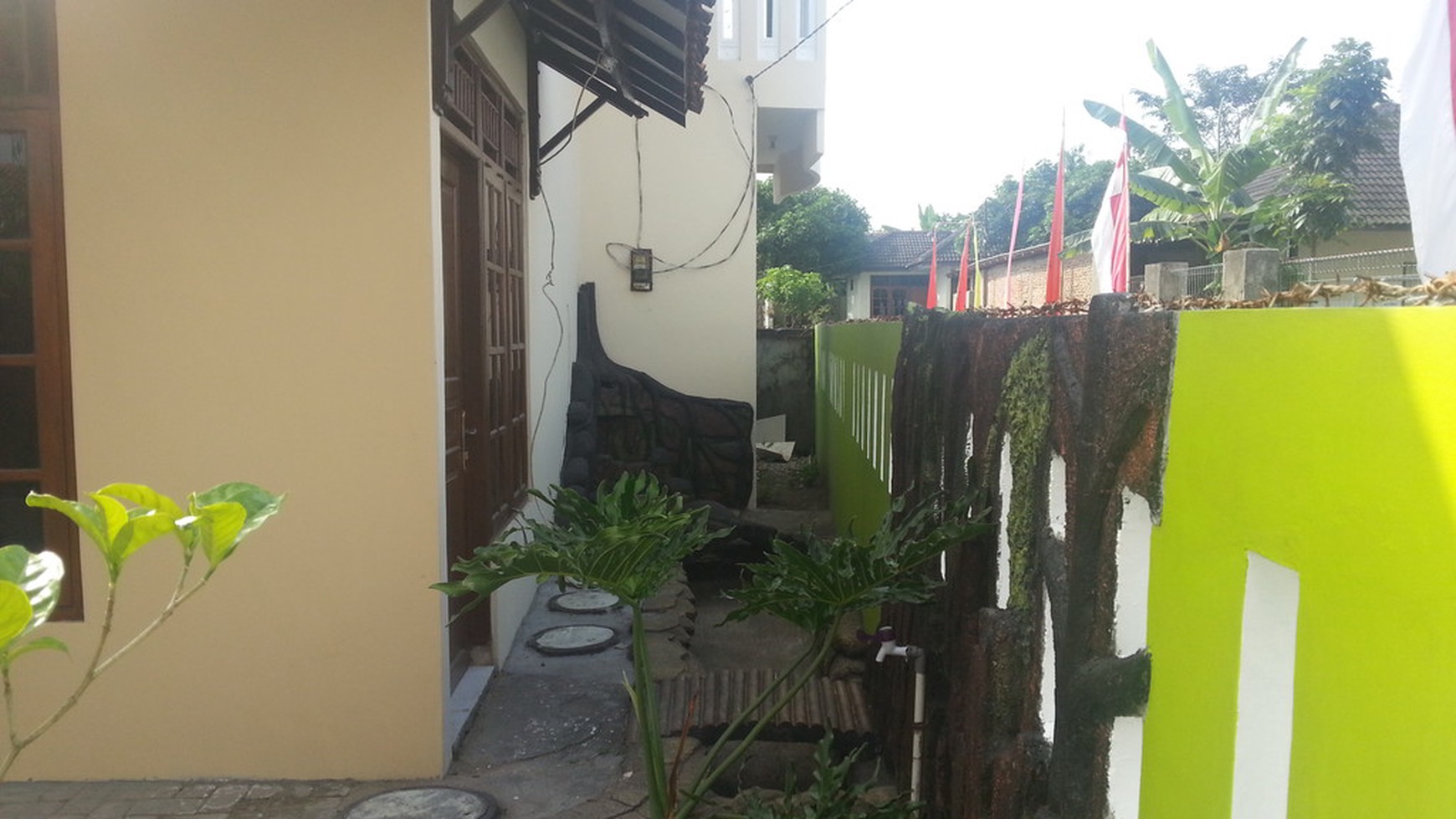 RUMAH DIJUAL DI JL. KENINCI, SAMBIREJO, KADIPIRO, BANJARSARI, SURAKARTA