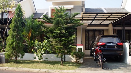 Rumah Cantik dan Bagus dalam cluster, di Graha Raya