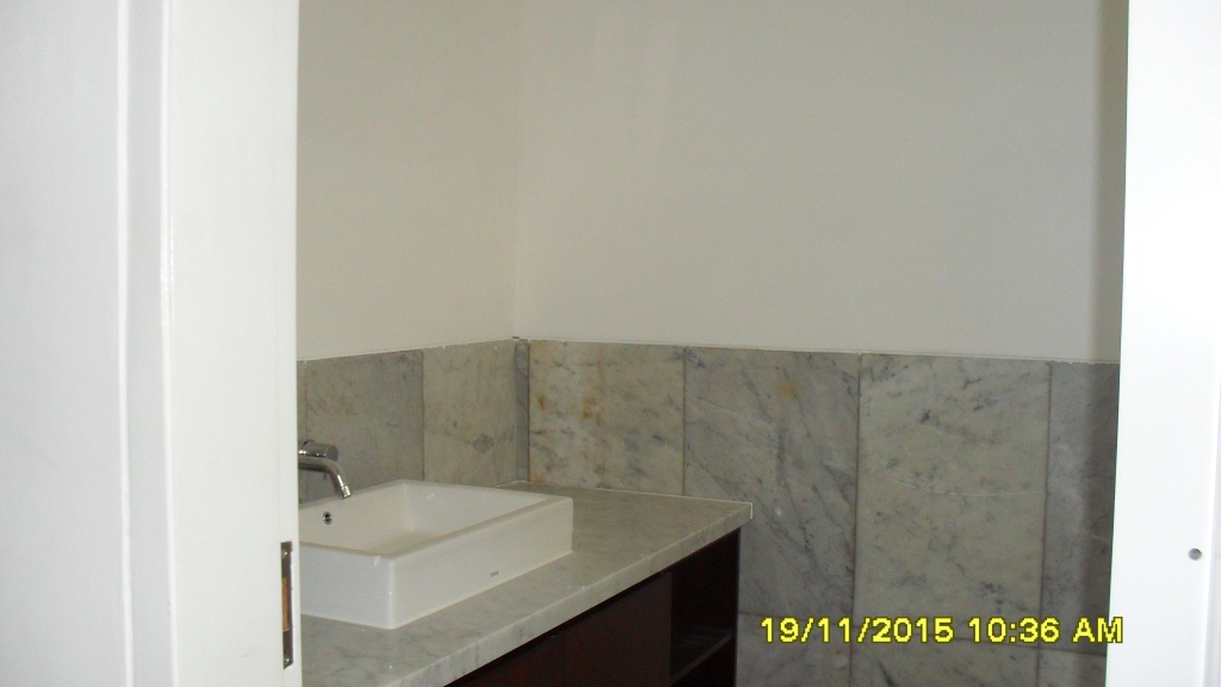 Rumah DIjual di Kebayoran Baru.. 3 Lantai..