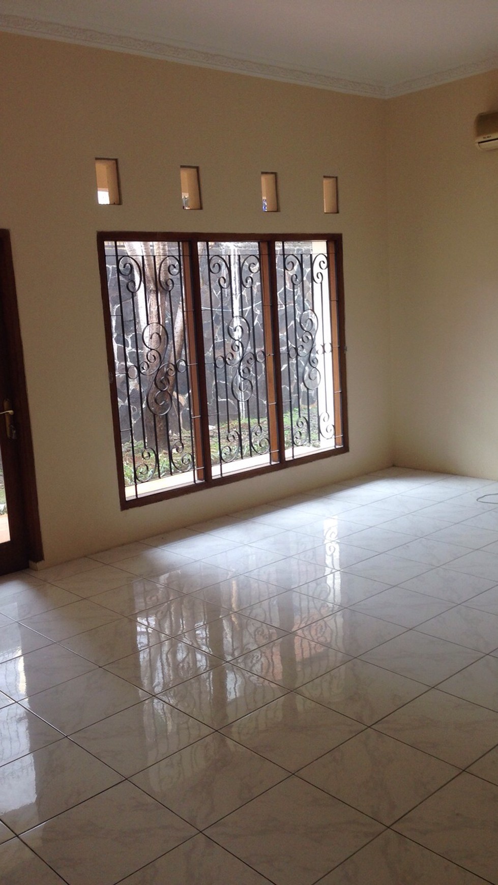 Rumah Bagus,siap huni di Sektor 3 Bintaro Jaya