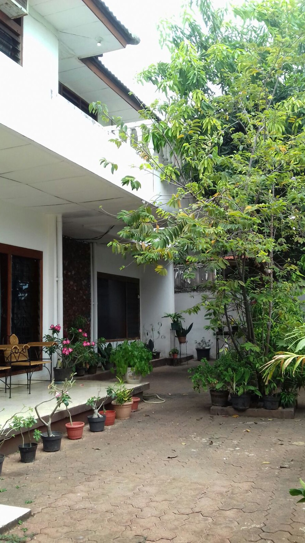 Rumah strategis di daerah tanah kusir Jakarta Selatan