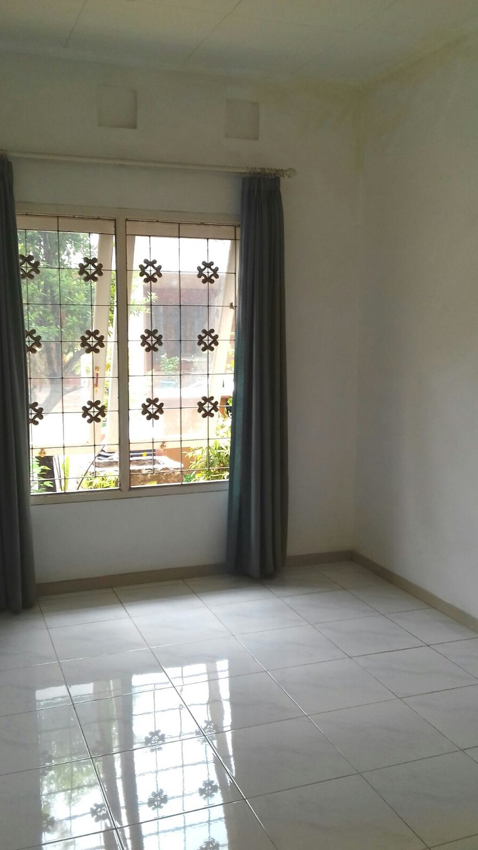 Rumah Cantik siap huni di sektor 9