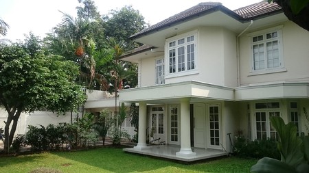 Disewakan Rumah mewah asri dan nyaman, lokasi strategis - Pejaten Barat