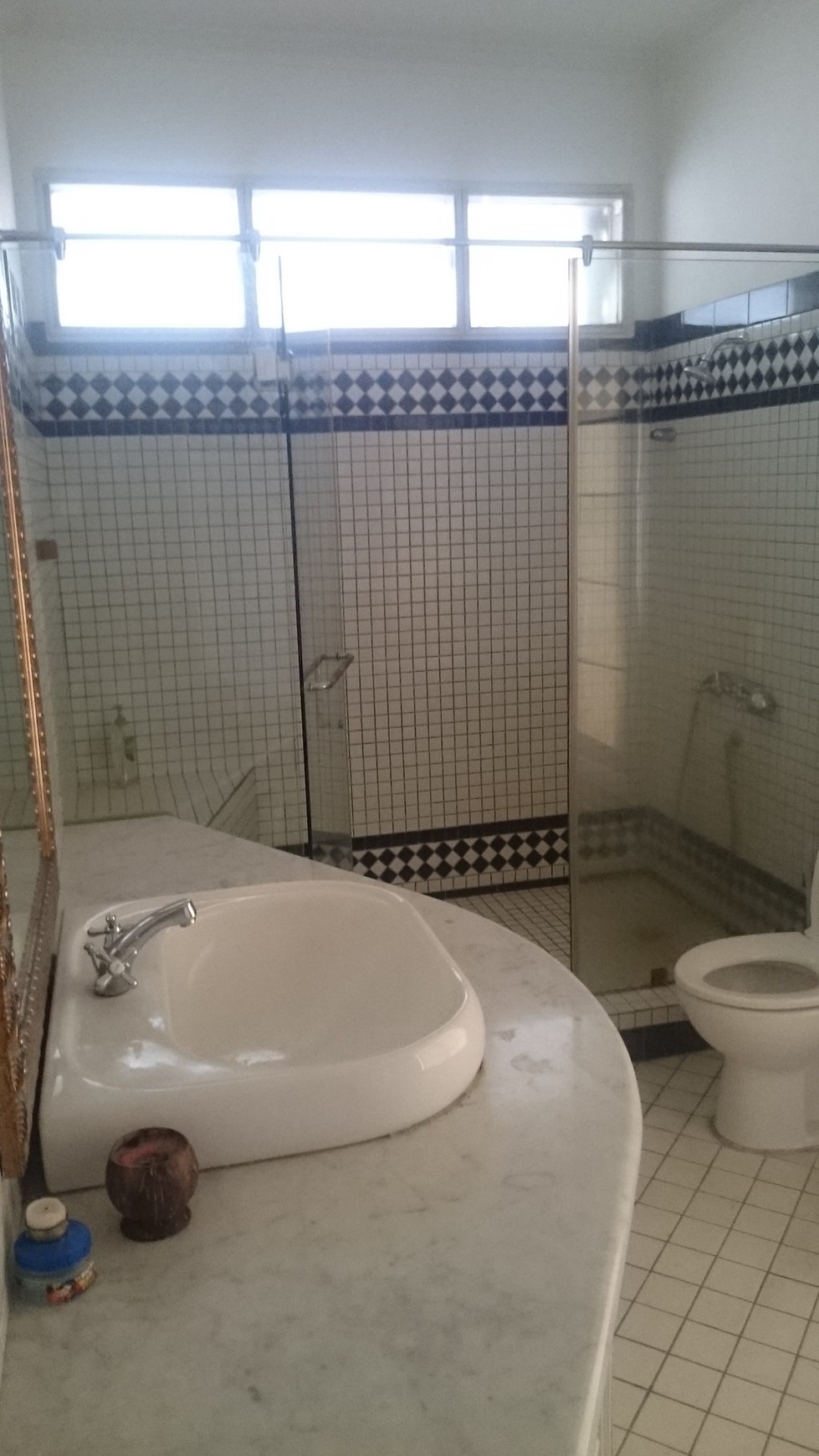 Disewakan Rumah mewah asri dan nyaman, lokasi strategis - Pejaten Barat