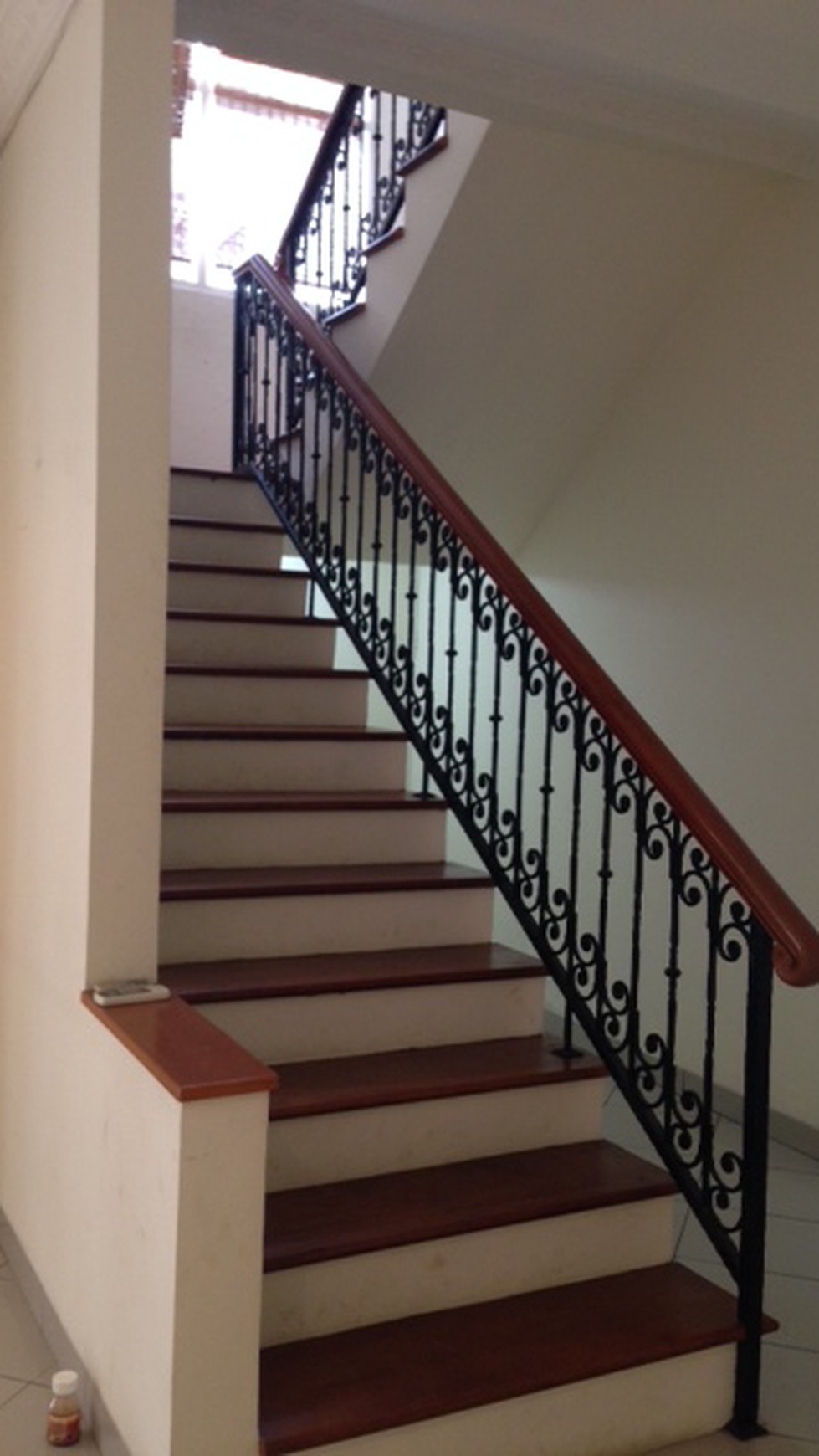 Disewakan Rumah mewah asri dan nyaman, lokasi strategis - Pejaten Barat