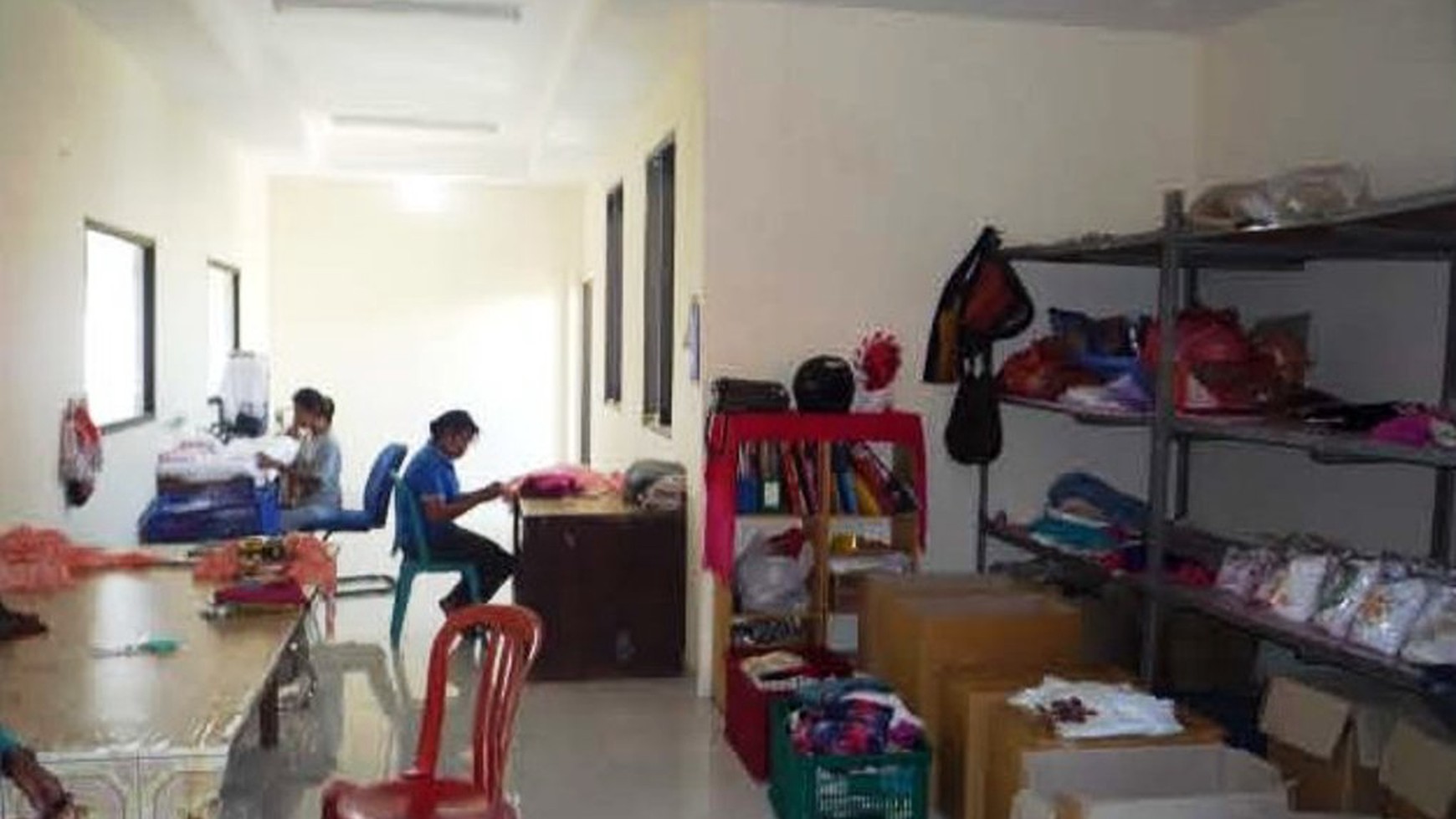 GEDUNG PERKANTORAN DAN MINI APARTEMEN