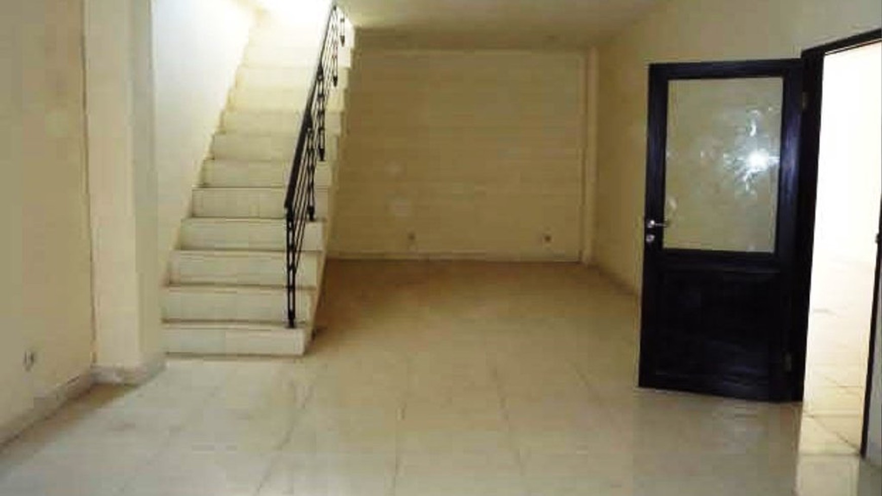 GEDUNG PERKANTORAN DAN MINI APARTEMEN