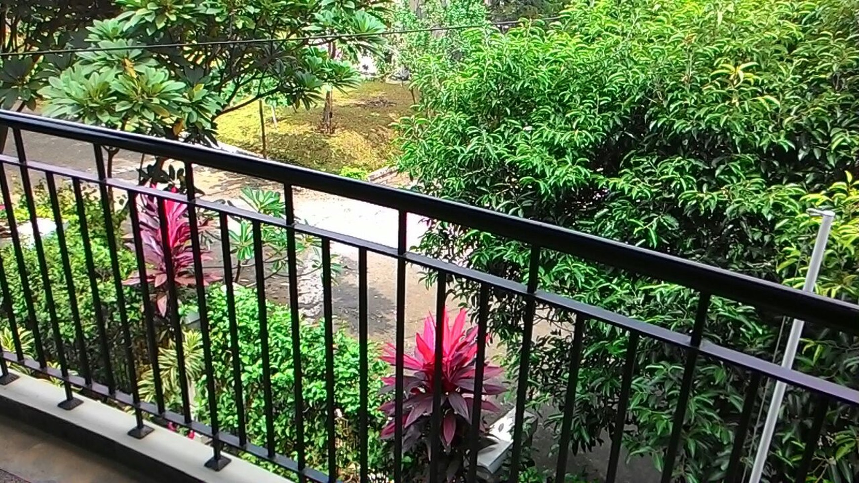 RUMAH MINIMALIS BAGUS,SIAP HUNI,GOOD PRICE SEKTOR 3 BINTARO JAYA..