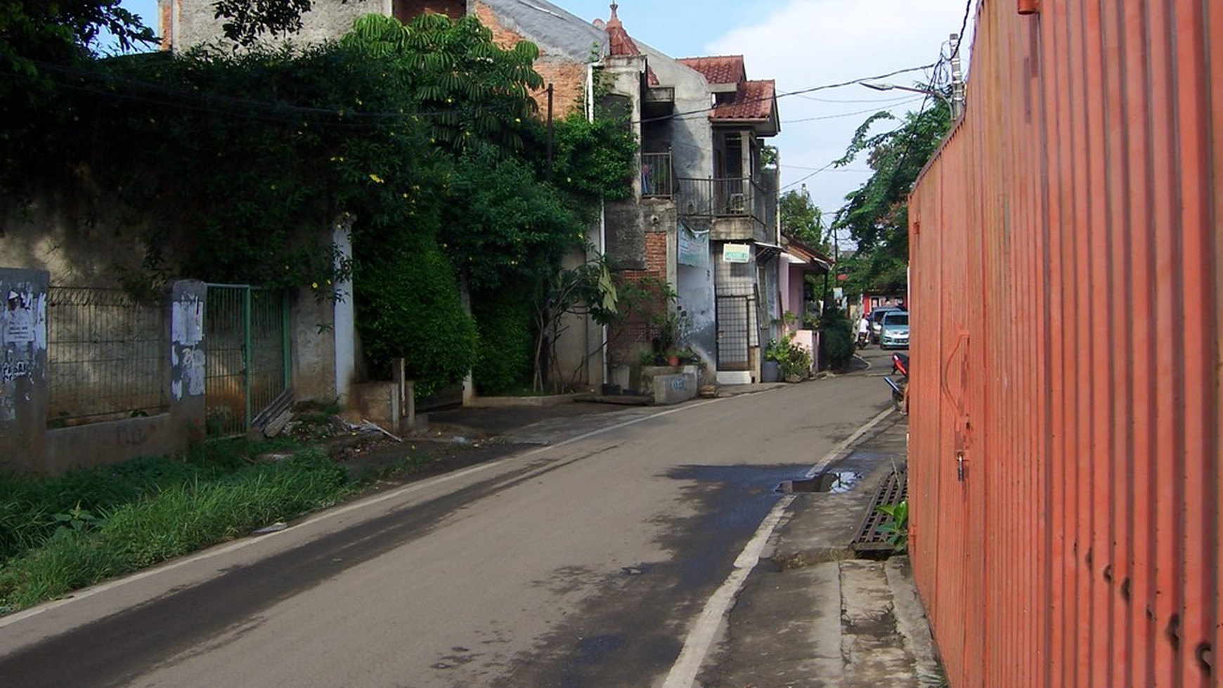Tempat usaha/gudang berikut ruangan kantor