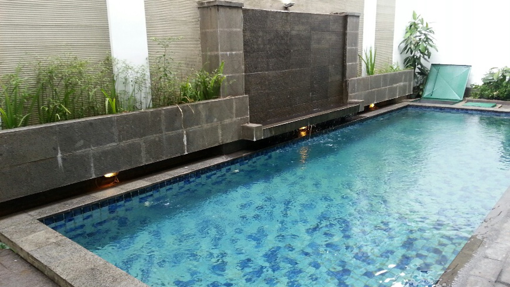 Disewakan Rumah Minimalis Pondok Indah..Swimming Pool