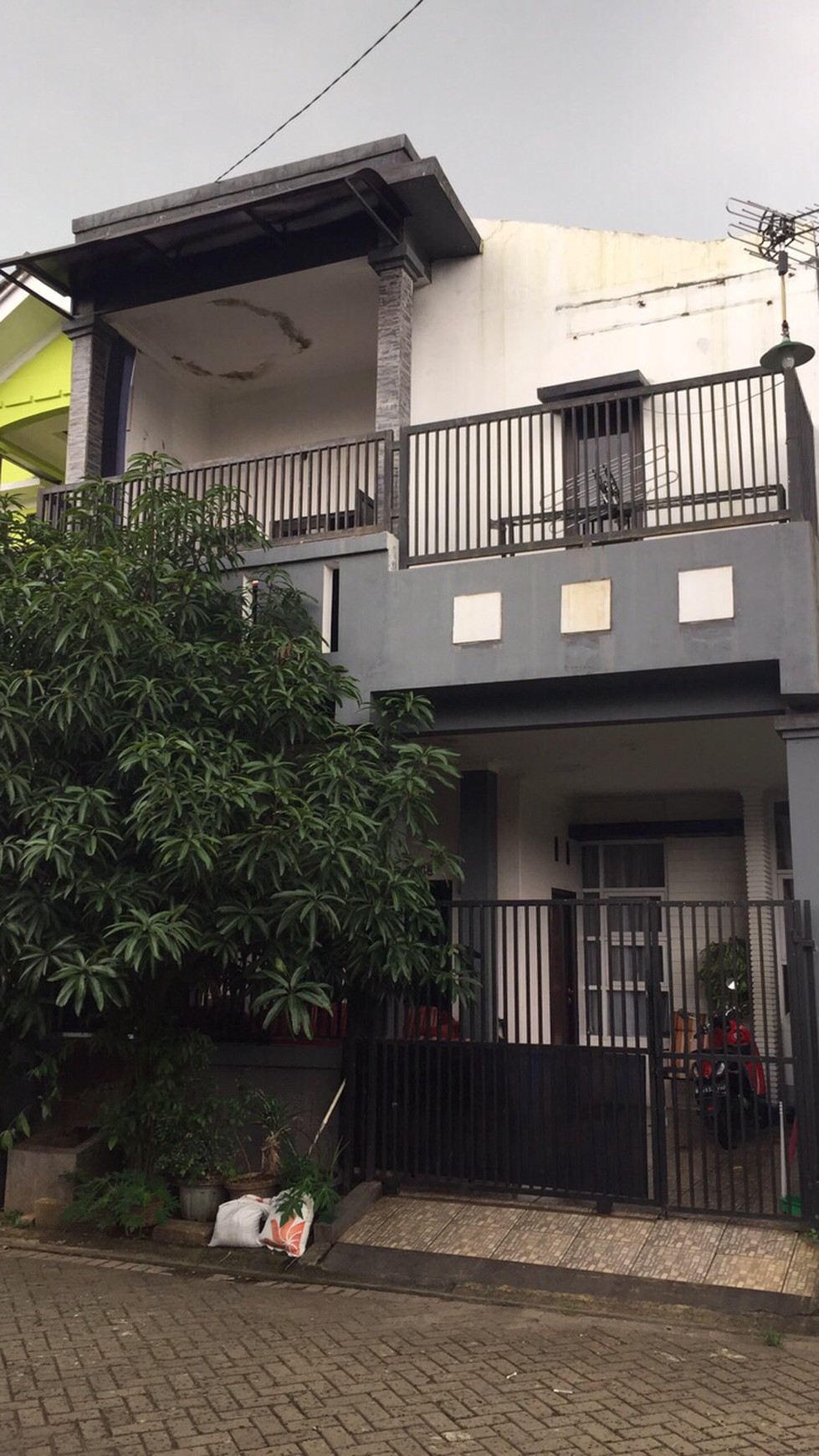 Rumah Cozy di Cibubur Country