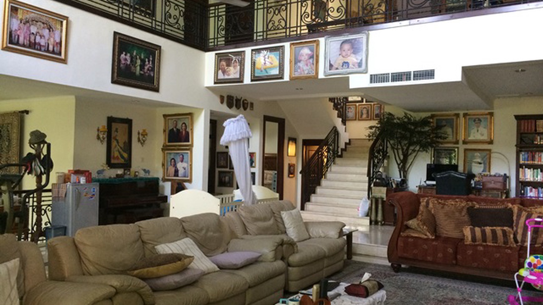 RUMAH MEWAH DALAM TOWNHOUSE DGN PRIVATE POOL DI BENDA - KEMANG #ER