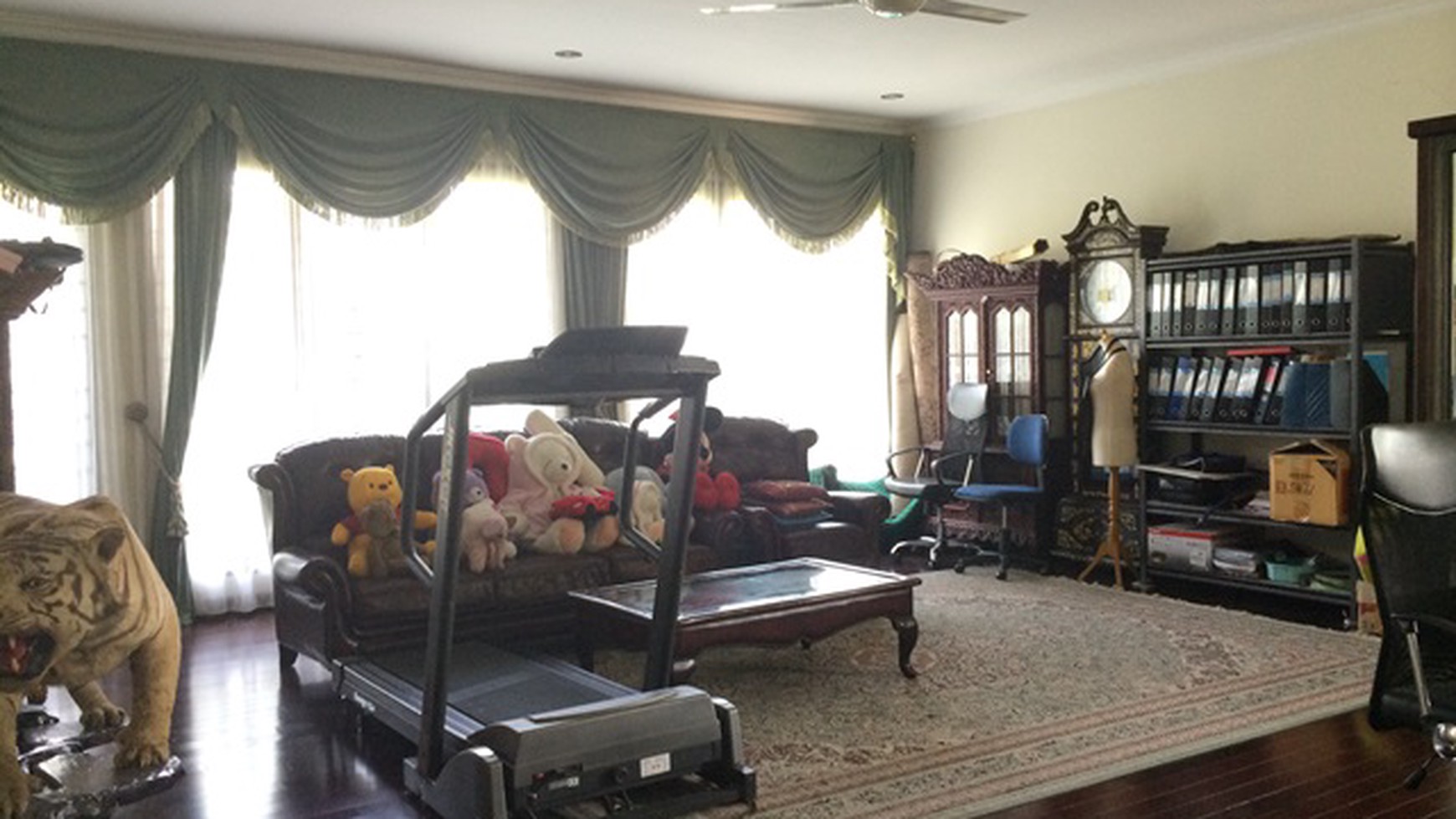 RUMAH MEWAH DALAM TOWNHOUSE DGN PRIVATE POOL DI BENDA - KEMANG #ER